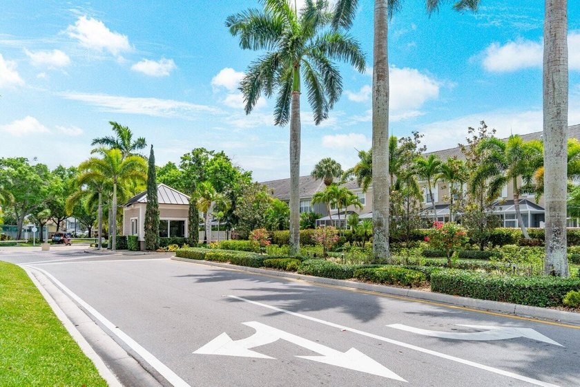 Stunning renovated 2BR/2BA condo in the heart of Boca Raton - photo 40