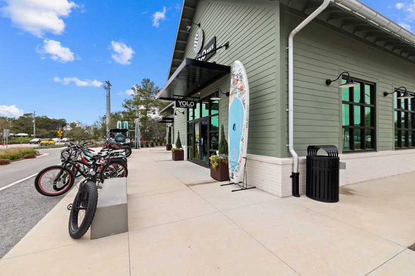 Prominently positioned to showcase the stunning views of - photo 44