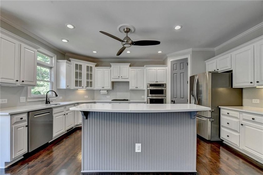 GORGEOUS move-in-ready home, ORIGINAL JOHN WEILAND FLOORPLAN - photo 21