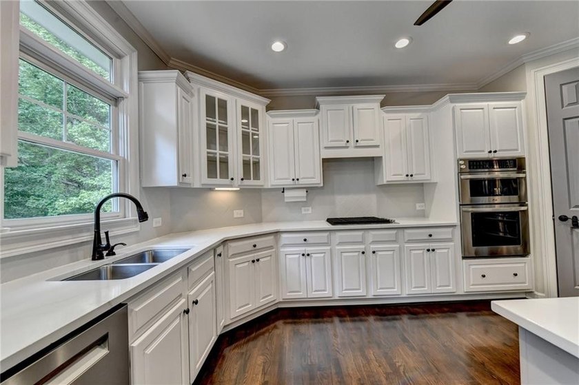 GORGEOUS move-in-ready home, ORIGINAL JOHN WEILAND FLOORPLAN - photo 23