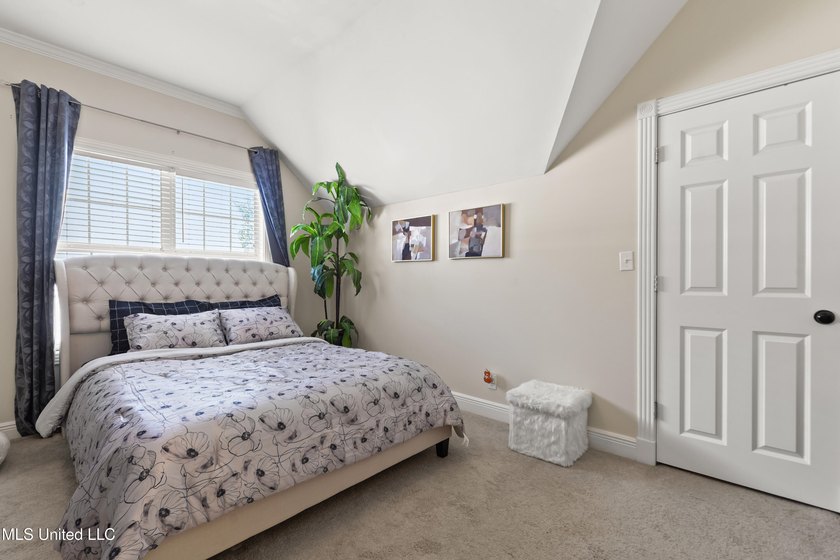 Located in the desirable Bent Oaks subdivision, this 3,826 sq ft - photo 26
