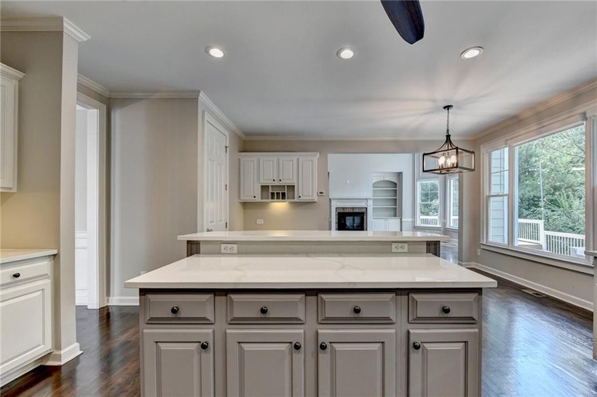 GORGEOUS move-in-ready home, ORIGINAL JOHN WEILAND FLOORPLAN - photo 28