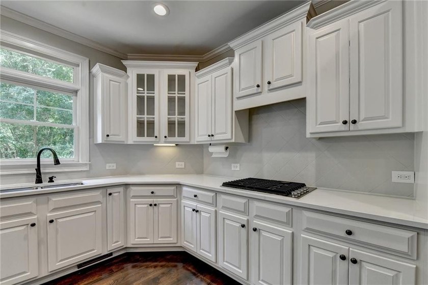 GORGEOUS move-in-ready home, ORIGINAL JOHN WEILAND FLOORPLAN - photo 30