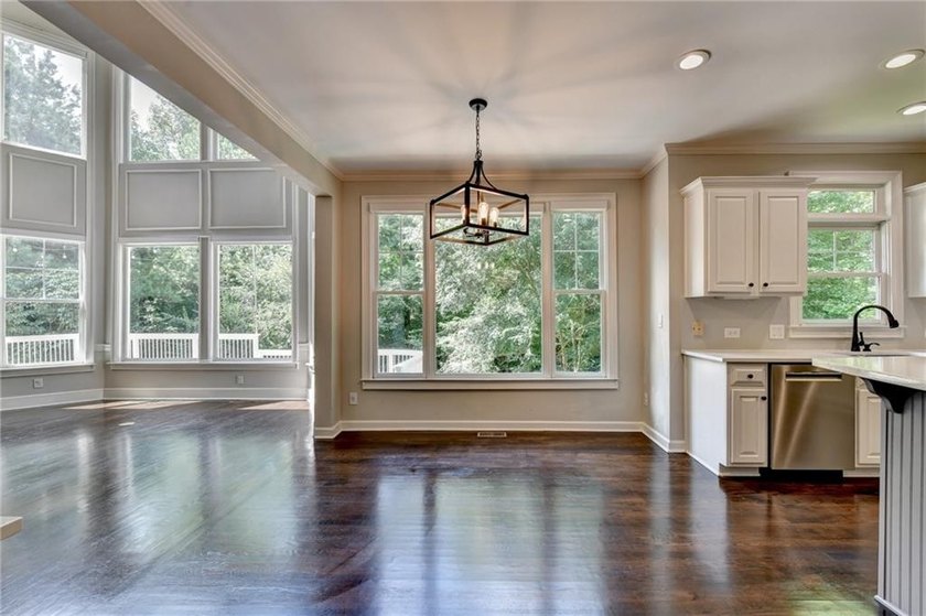 GORGEOUS move-in-ready home, ORIGINAL JOHN WEILAND FLOORPLAN - photo 33