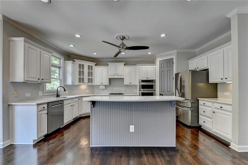 GORGEOUS move-in-ready home, ORIGINAL JOHN WEILAND FLOORPLAN - photo 34