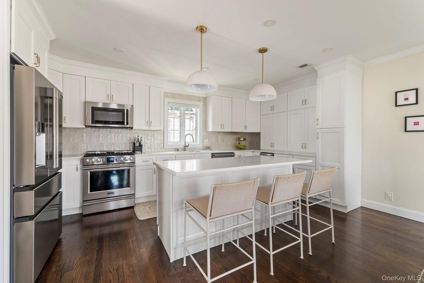 Welcome To 80 Central Boulevard, Merrick - A Beautifully - photo 8