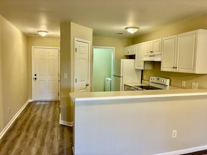 Welcome to Your Myrtle Beach Getaway! This 2 Bed / 2 Bath condo - photo 2