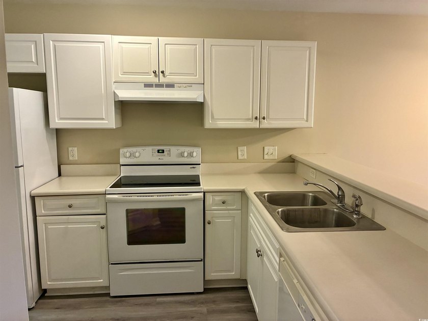 Welcome to Your Myrtle Beach Getaway! This 2 Bed / 2 Bath condo - photo 3