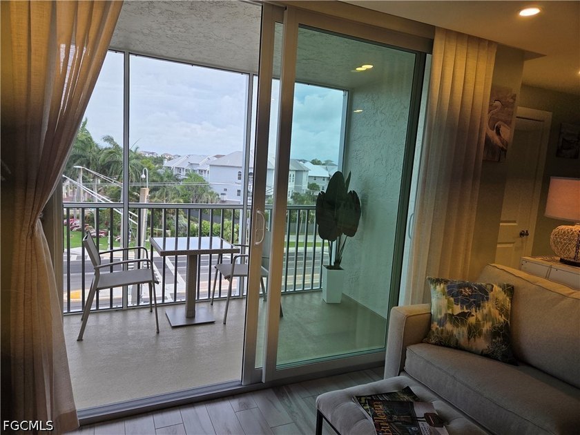 Coastal Paradise Condo - Completely Renovated Beach &amp; Bay - photo 3