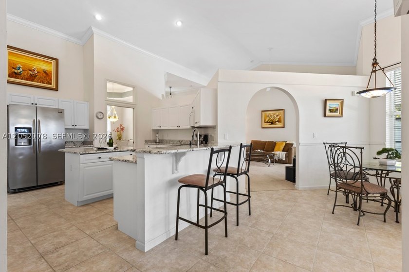 Welcome to paradise! This is an exceptional 3-bedroom, 2-bath - photo 11