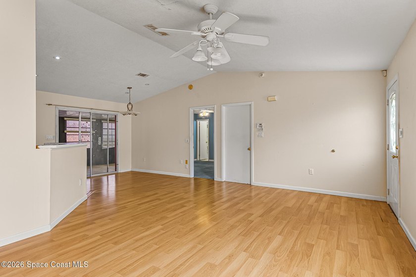 BACK ON MARKET! NEW A/C, WATER HEATER! NEW ELECTRICAL PANEL! - photo 11