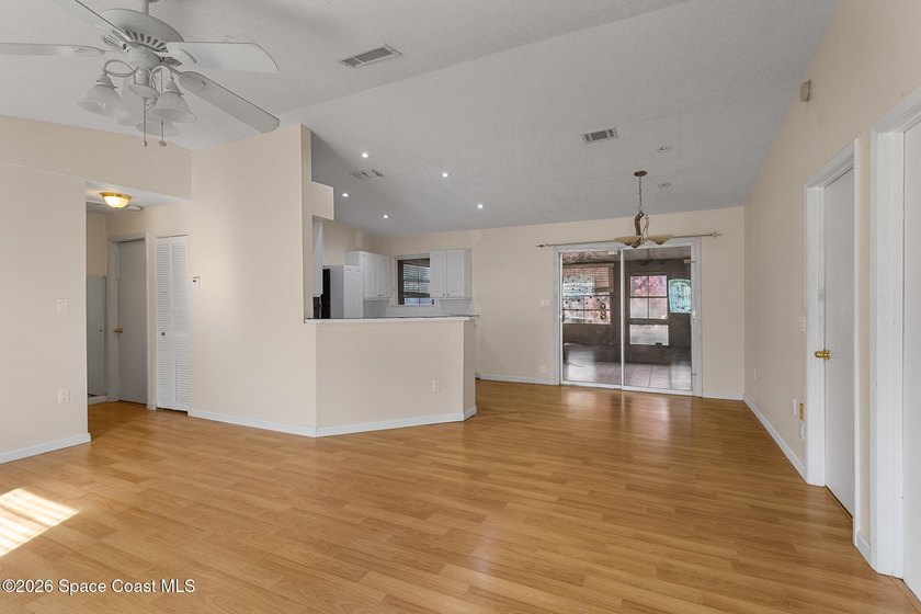 BACK ON MARKET! NEW A/C, WATER HEATER! NEW ELECTRICAL PANEL! - photo 13