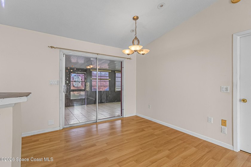 BACK ON MARKET! NEW A/C, WATER HEATER! NEW ELECTRICAL PANEL! - photo 15