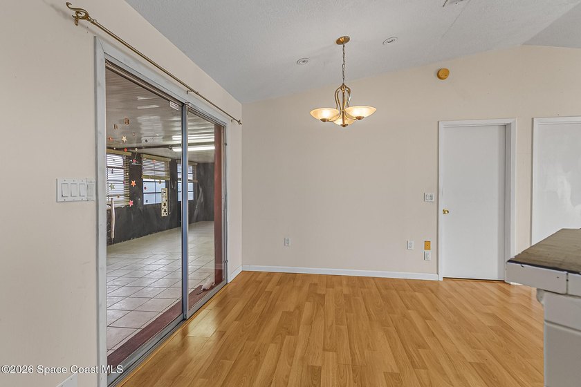 BACK ON MARKET! NEW A/C, WATER HEATER! NEW ELECTRICAL PANEL! - photo 16