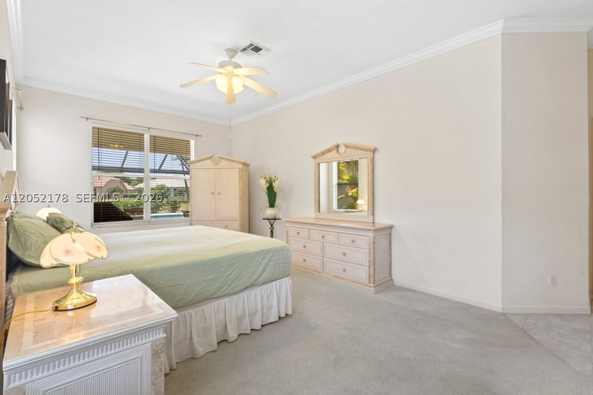 Welcome to paradise! This is an exceptional 3-bedroom, 2-bath - photo 18