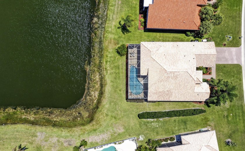 Welcome to this beautifully maintained home in the sought-after - photo 6