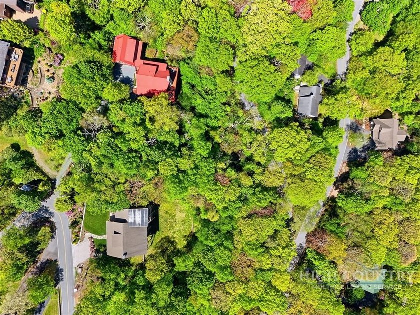 Great opportunity to build your dream home in the sought-after - photo 18
