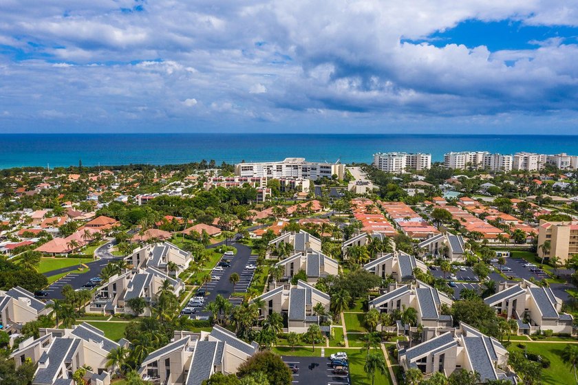 Rare beachside opportunity in Jupiter Ocean &amp; Racquet Club: - photo 27