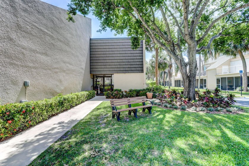 Rare beachside opportunity in Jupiter Ocean &amp; Racquet Club: - photo 28