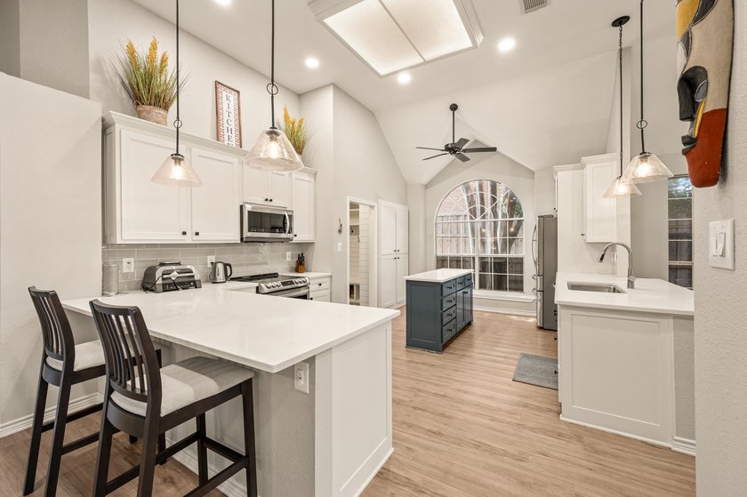 OPEN HOUSE SUNDAY JULY 12TH 1-3PM. Welcome home to this gorgeous - photo 8