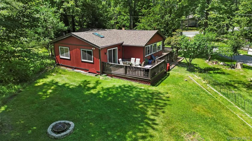 Escape to the beauty of the Catskills at this Mountain Lake - photo 4