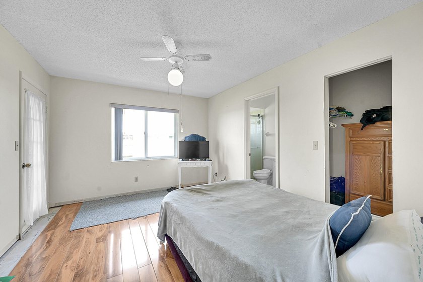 Handyman Special - Bring Your Tool Belt! This 3-bedroom, 2-bath - photo 10