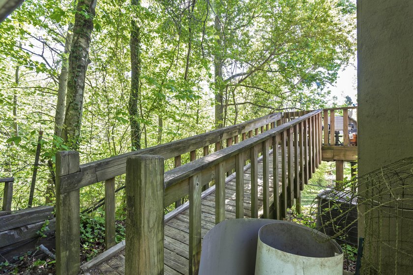 Cozy Country Living on Nearly an Acre - Private &amp; Unique Retreat - photo 29