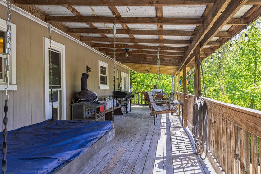 Cozy Country Living on Nearly an Acre - Private &amp; Unique Retreat - photo 32