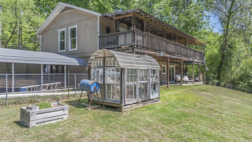 Cozy Country Living on Nearly an Acre - Private &amp; Unique Retreat - photo 41