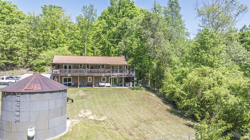 Cozy Country Living on Nearly an Acre - Private &amp; Unique Retreat - photo 45