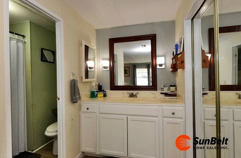 Beautifully Remodeled, Light-Filled Home in Premier 55+ Ocala - photo 18