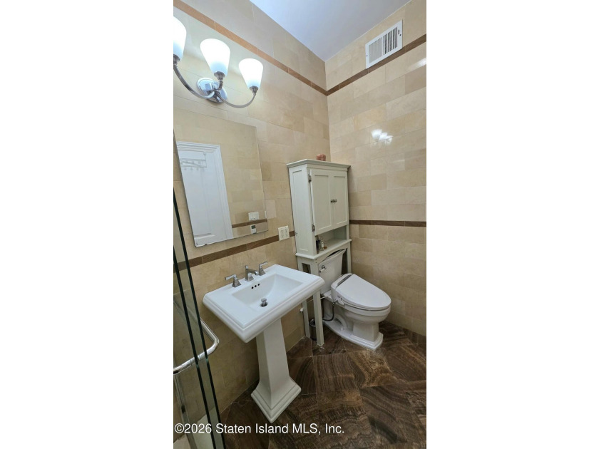 Beautifully maintained 3-bedroom, 2-bath condo offering the - photo 34
