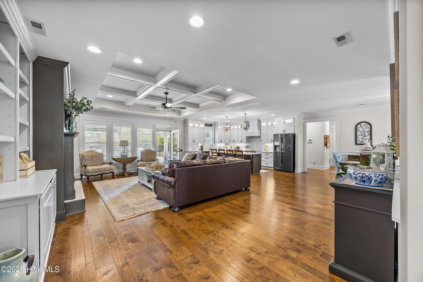 This is the custom home you have been searching for in the - photo 15