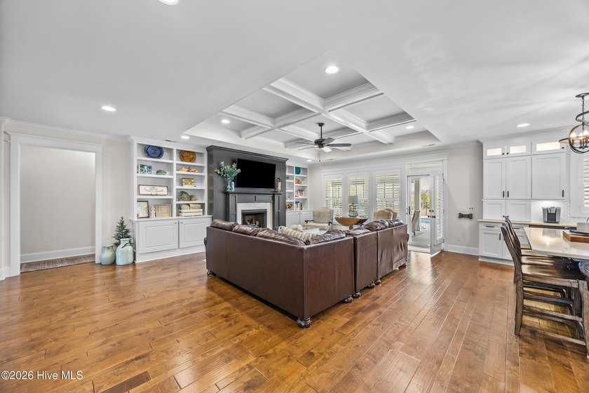 This is the custom home you have been searching for in the - photo 16