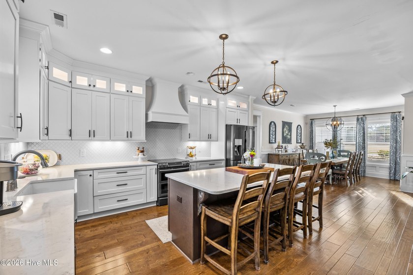 This is the custom home you have been searching for in the - photo 20