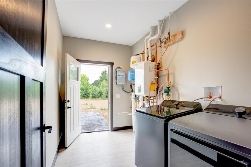 Coming Soon....This 3 bedroom Single Level Living Home is ready - photo 30