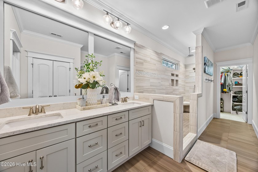 This is the custom home you have been searching for in the - photo 43