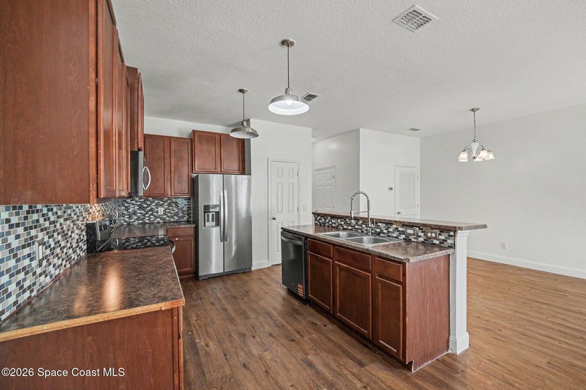 Move right into this spacious 3-bedroom, 2.5-bath end-unit - photo 13