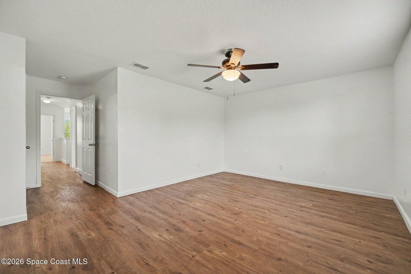 Move right into this spacious 3-bedroom, 2.5-bath end-unit - photo 15