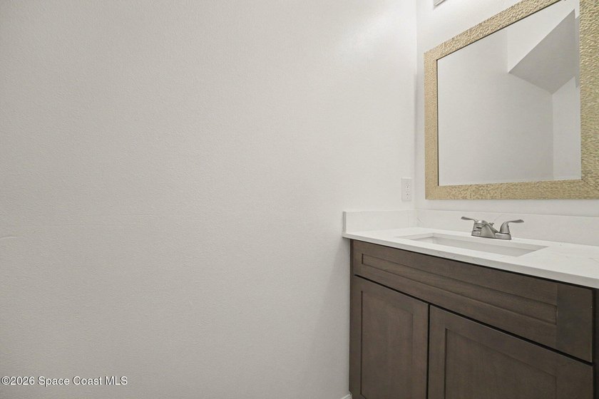 Move right into this spacious 3-bedroom, 2.5-bath end-unit - photo 23