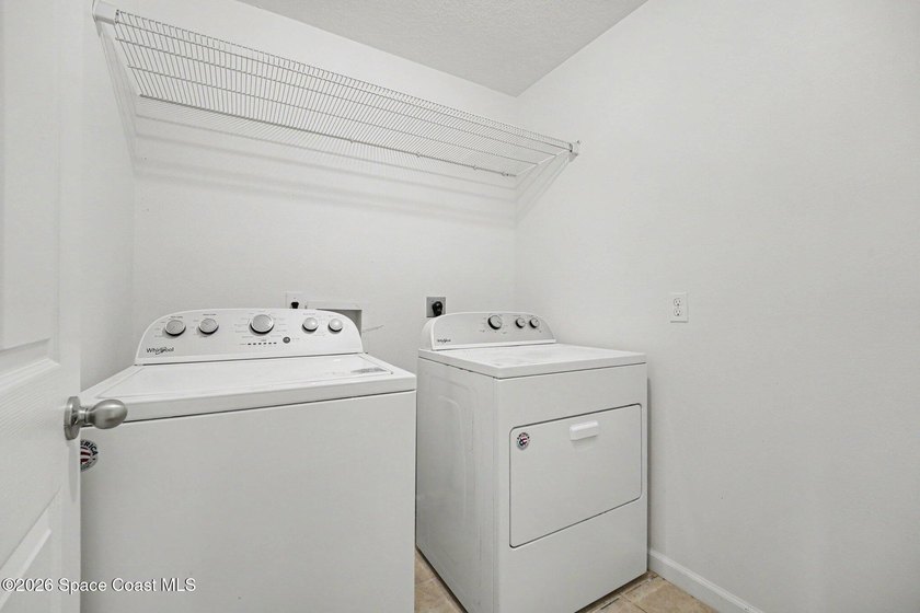 Move right into this spacious 3-bedroom, 2.5-bath end-unit - photo 24