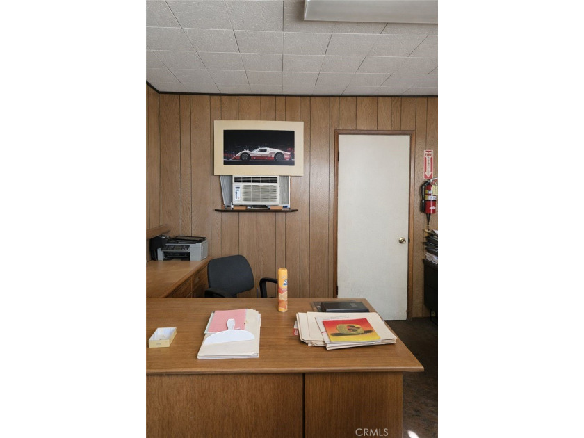 Prime Long Beach owner-user opportunity in a highly desirable - photo 4
