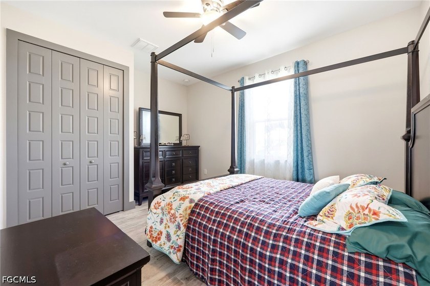 RARE 5-BEDROOM WATERFRONT HOME with SOUTHERN EXPOSURE, a - photo 22