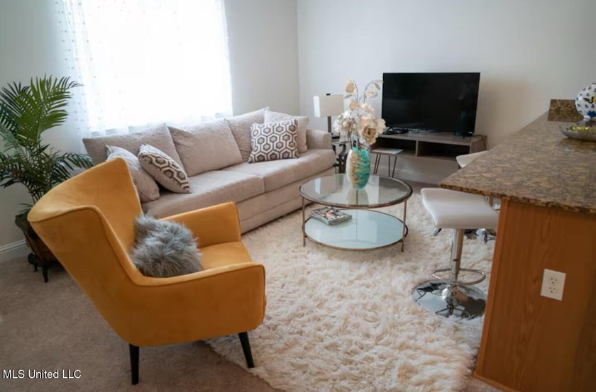 Beautiful Condo completely furnished!! One bedroom, One full - photo 6