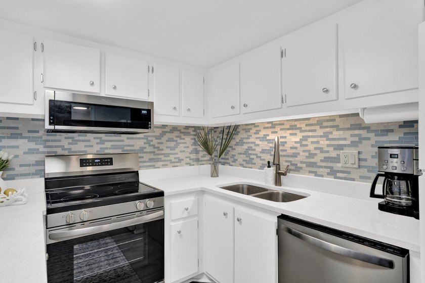 ACCEPTING BACKUP OFFERS Experience elevated coastal living in - photo 15