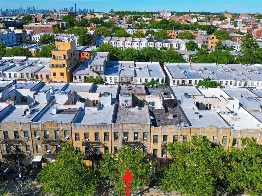 Rare-find oversized 6-family building with a 25'*72' building - photo 36