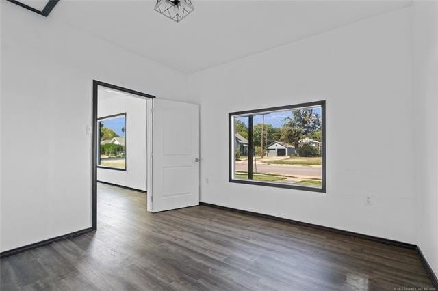 Don't miss this remodeled office building located in a - photo 8