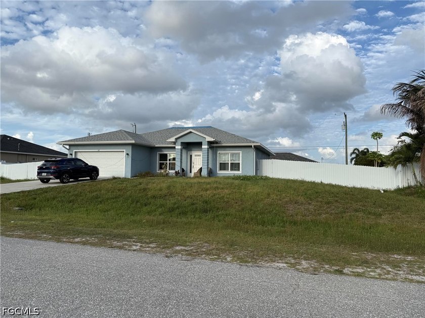 Approved short sale! Come check out this Spacious well - photo 2