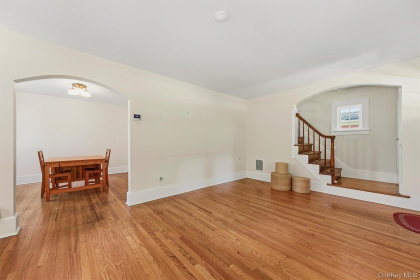 Welcome to this charming 3 bedroom, 2 bathroom home that - photo 8