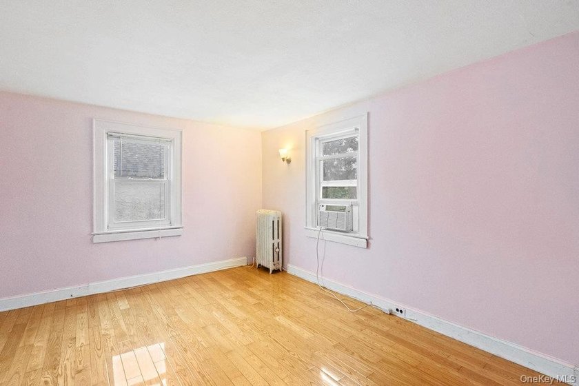 Welcome to 43 Van Nostrand Avenue, an updated 3-bedroom - photo 15